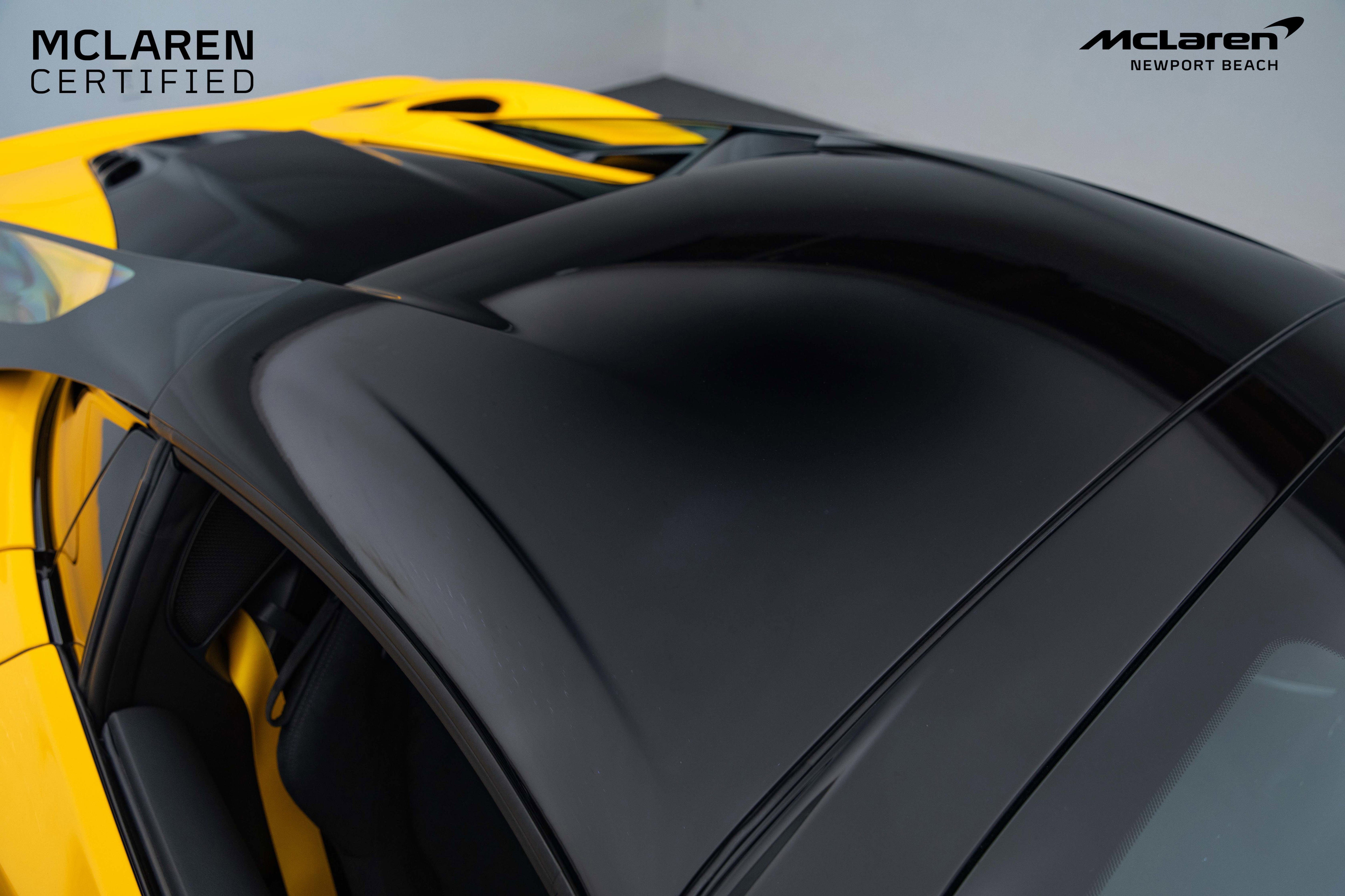 Used 2025 McLaren Artura Spider image 20