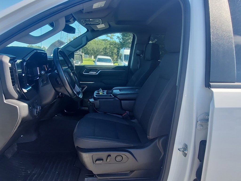 Used 2025 Chevrolet Silverado 1500 LT RWD image 16