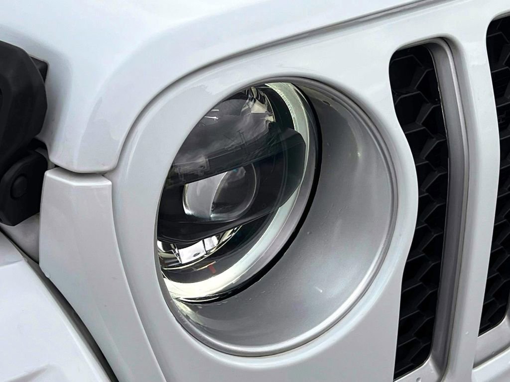 Used 2023 Jeep Wrangler Unlimited Sahara w/ Cold Weather Group image 9