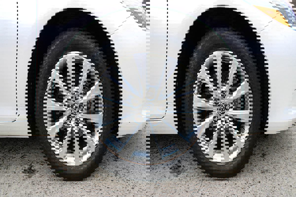 Used 2015 Toyota Camry XLE FWD image 11