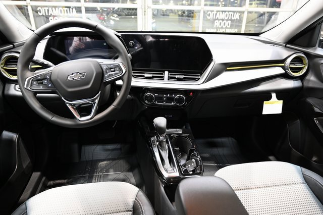 New 2026 Chevrolet Trax LT w/ Driver Confidence Package image 12