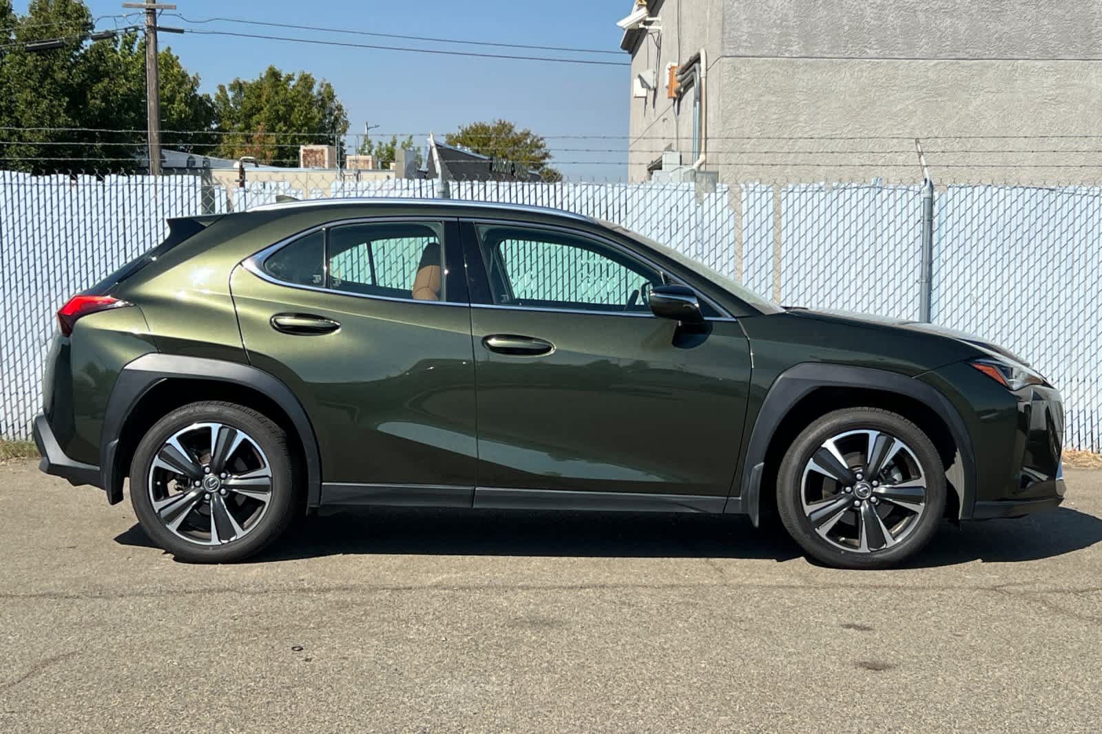Used 2019 Lexus UX 200 w/ Premium Package FWD image 6