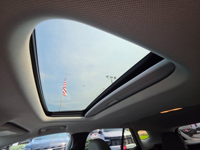 New 2026 Chevrolet Trax ACTIV w/ Sunroof Package FWD image 25