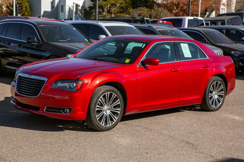 Used 2013 Chrysler 300 S image 9