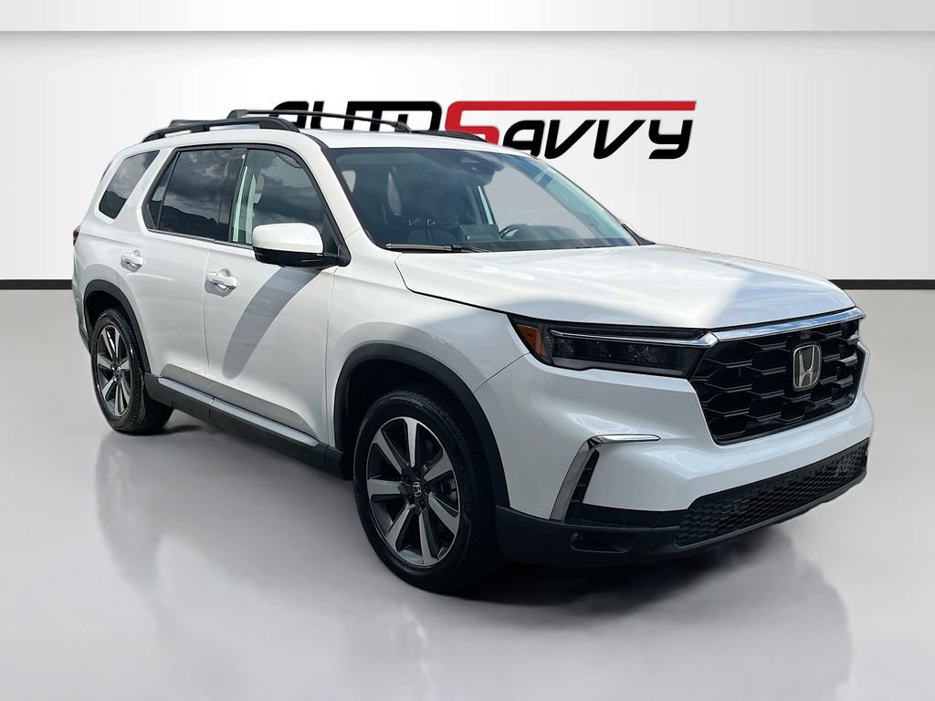 Used 2025 Honda Pilot Elite image 1