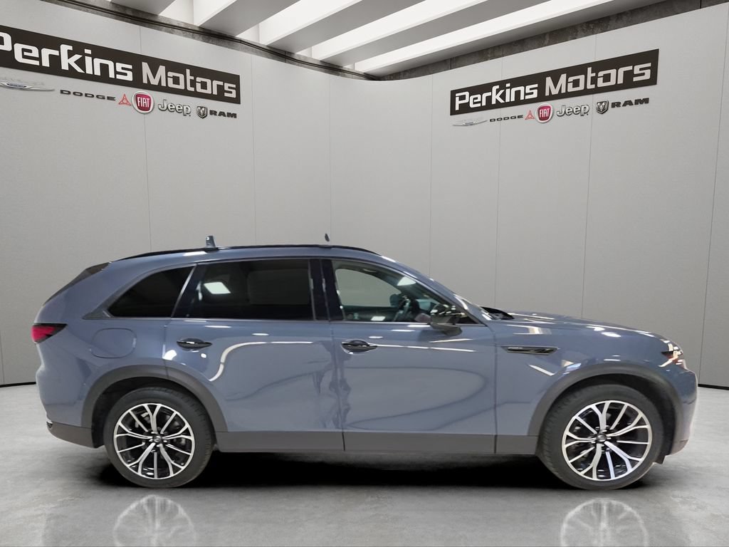 Used 2025 MAZDA CX-70 Plug-In Hybrid w/ Premium Plus AWD/4WD image 4
