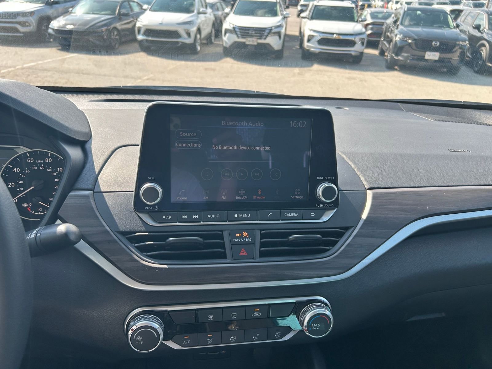 Used 2025 Nissan Altima 2.5 SV FWD image 17