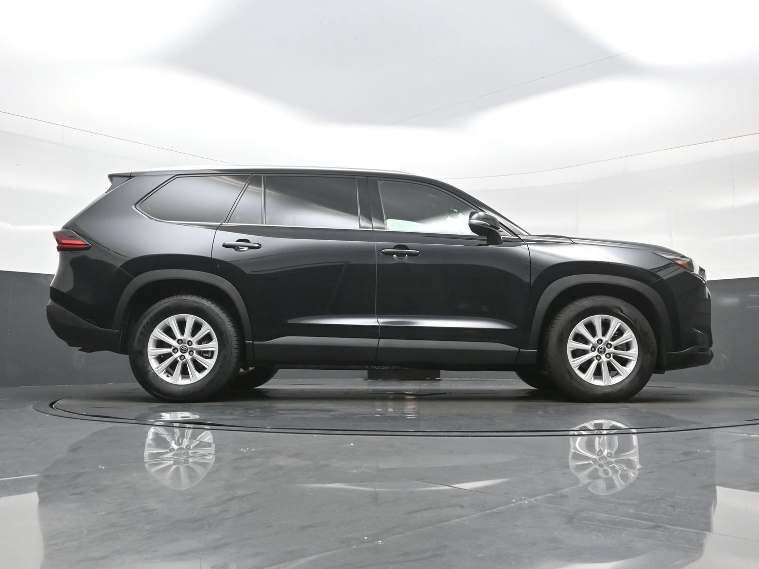 Used 2025 Toyota Grand Highlander AWD image 34