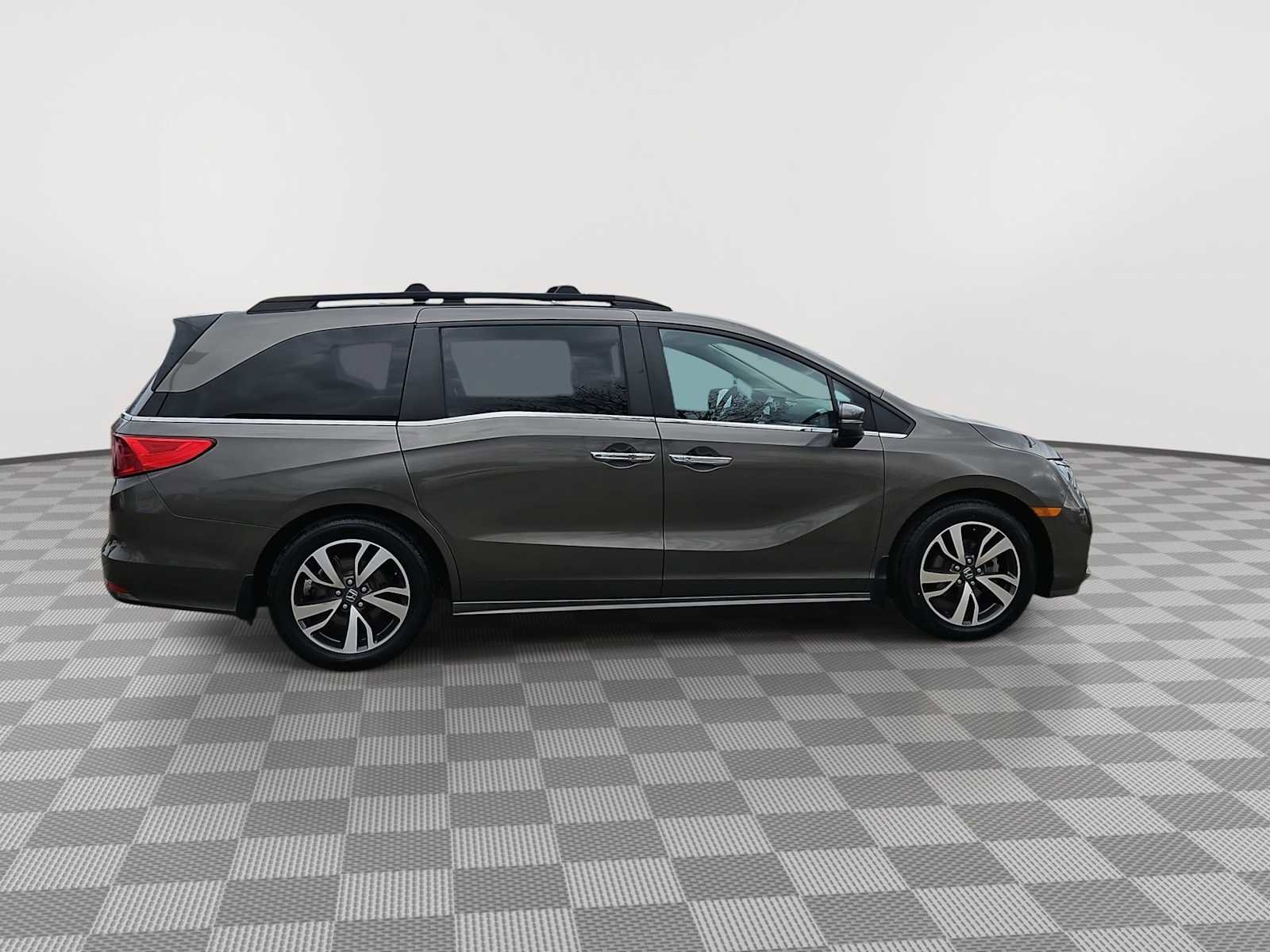 Used 2022 Honda Odyssey Touring image 9