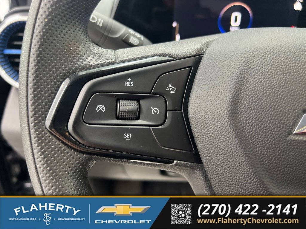 Used 2025 Chevrolet Trax LT FWD image 23