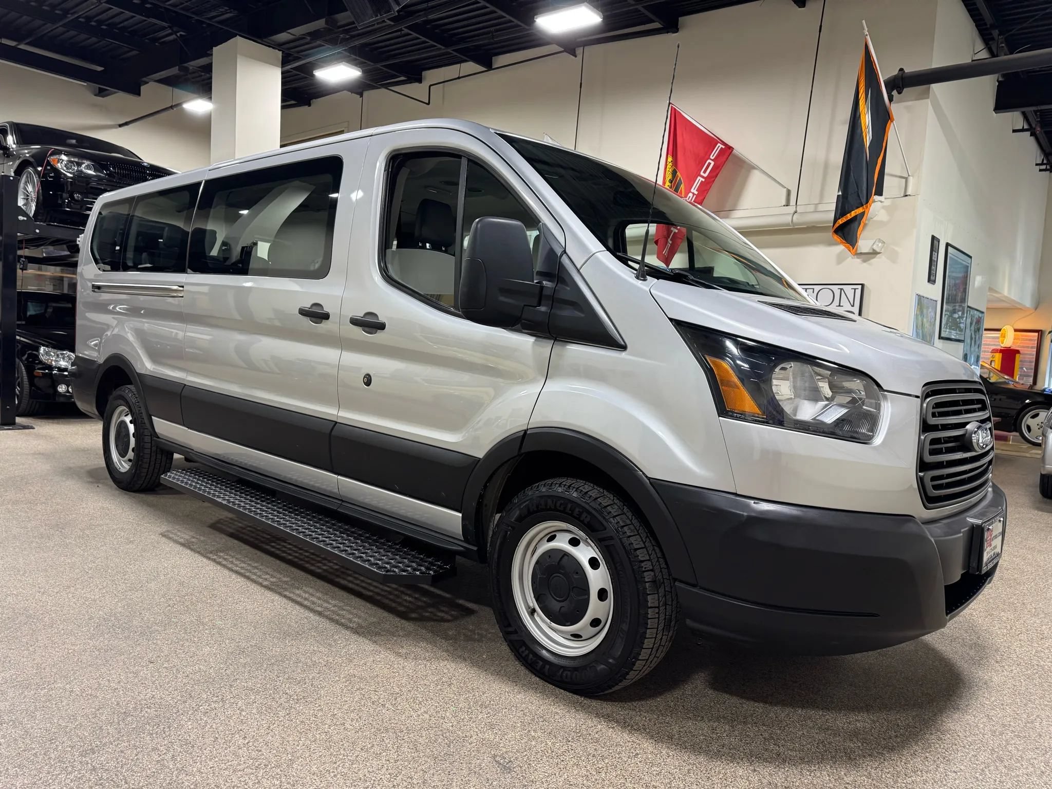 Used 2019 Ford Transit 350 XL RWD image 12