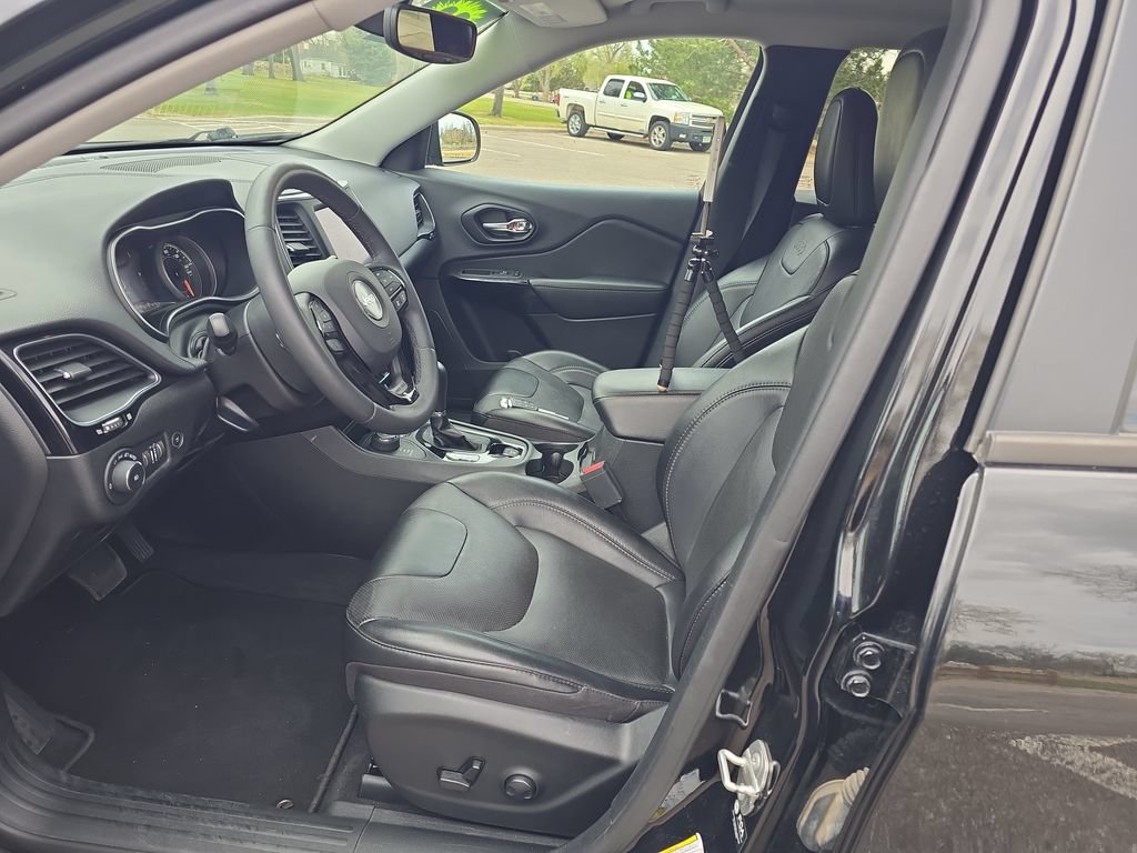 Used 2023 Jeep Cherokee Altitude Lux AWD/4WD image 11