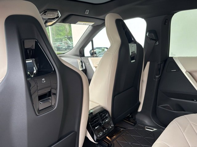 New 2026 BMW iX xDrive45 w/ Premium Package image 9