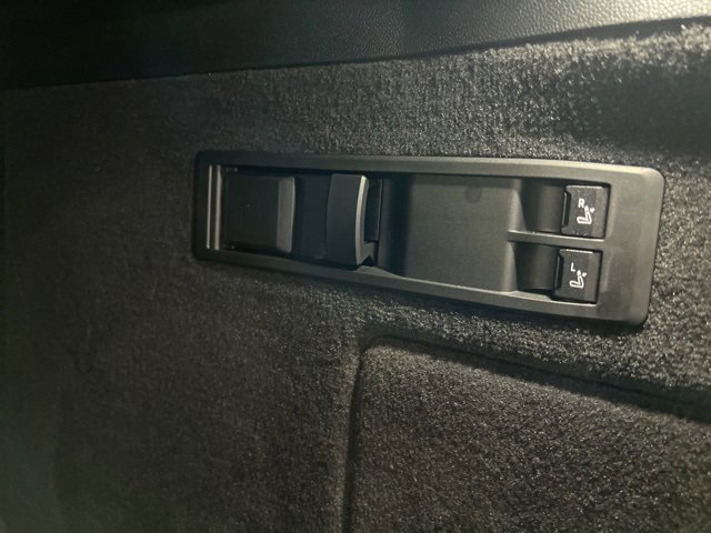 Used 2025 BMW iX xDrive50 image 57