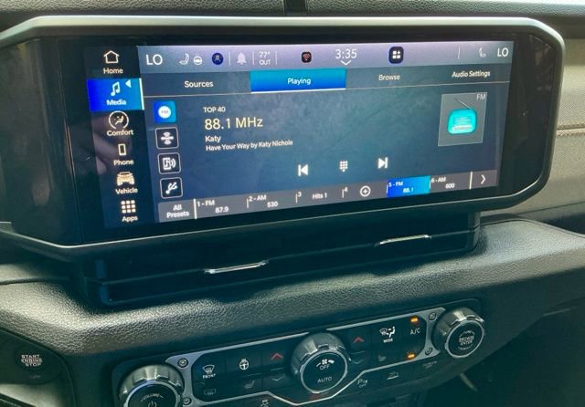 Used 2024 Jeep Wrangler Sport S image 27