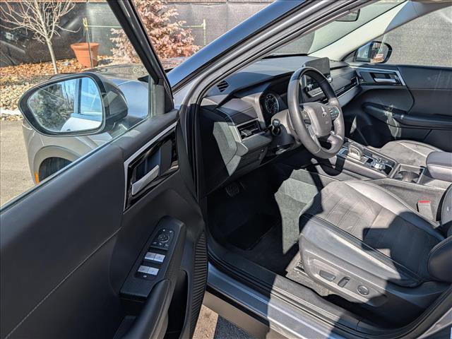 Used 2024 Mitsubishi Outlander SE image 25