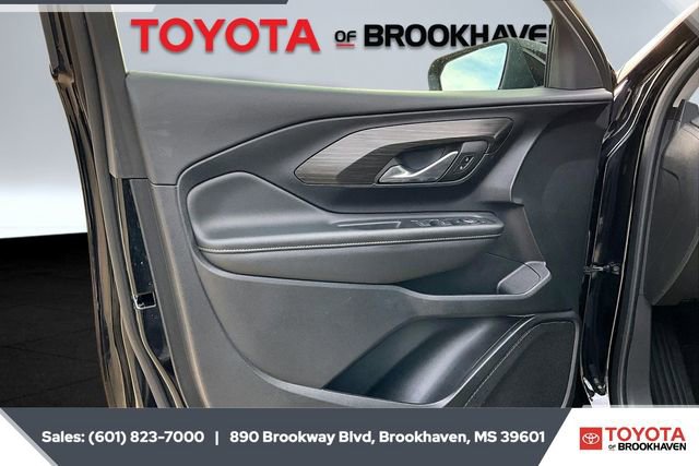 Used 2024 GMC Terrain SLE image 17