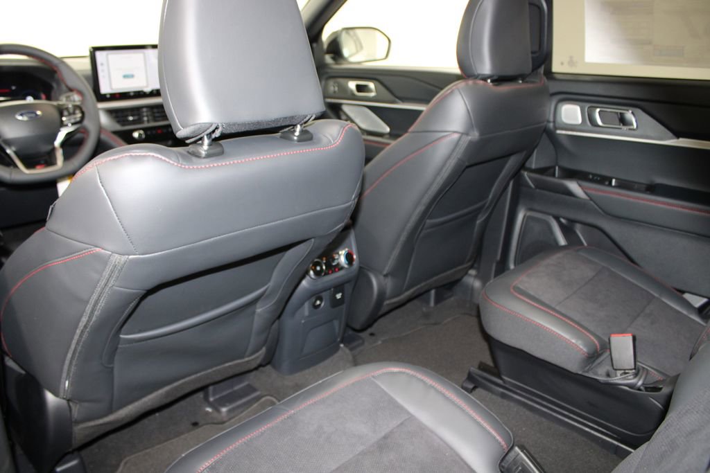 New 2026 Ford Explorer ST image 28