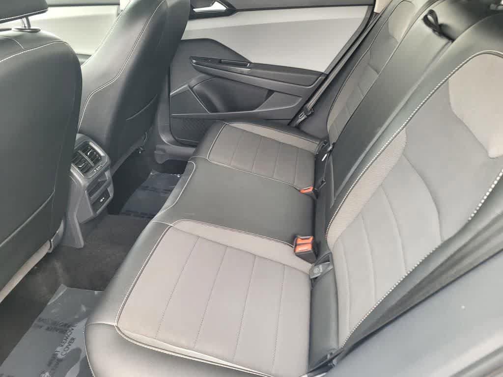 Used 2022 Volkswagen Taos SE w/ Panoramic Sunroof Package AWD/4WD image 12