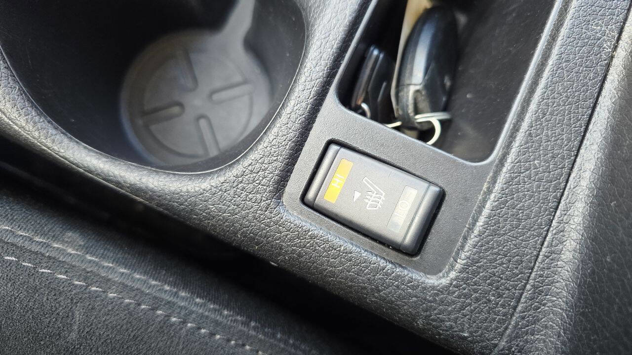 Used 2014 Nissan Rogue SV image 21