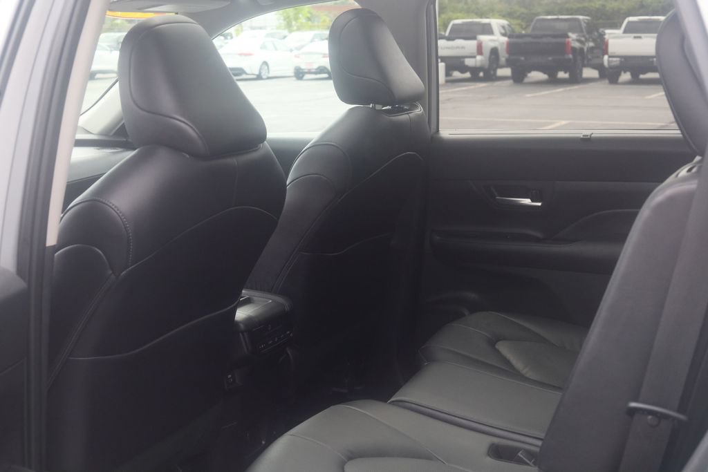 Used 2025 Toyota Grand Highlander AWD image 24