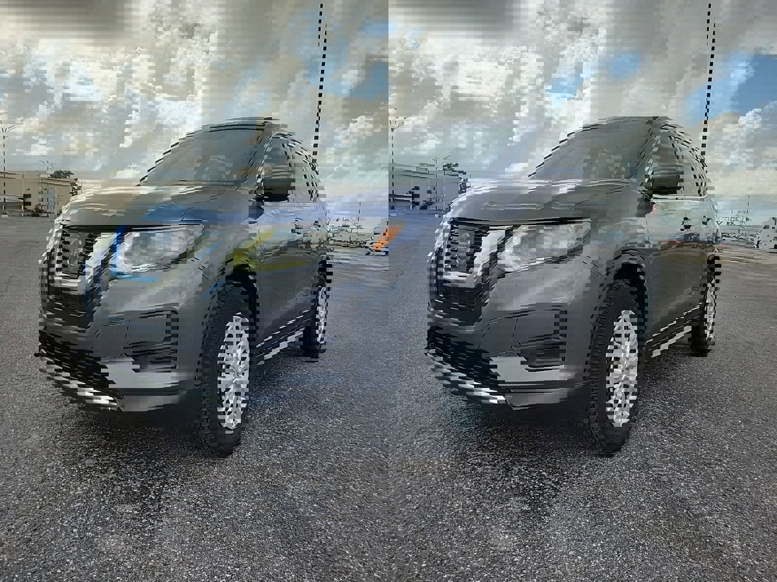 Used 2017 Nissan Rogue S image 4