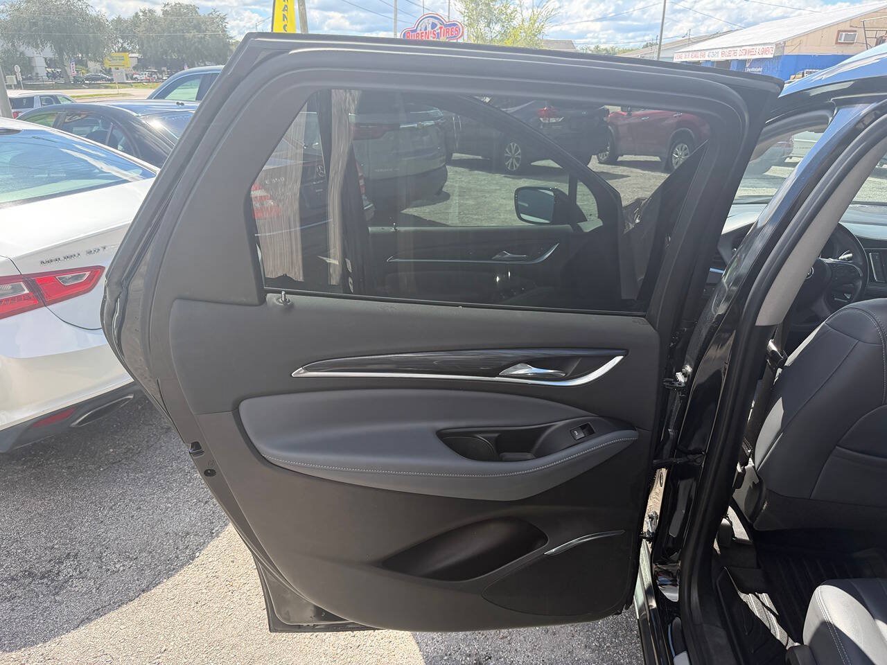 Used 2020 Buick Enclave Essence FWD image 14