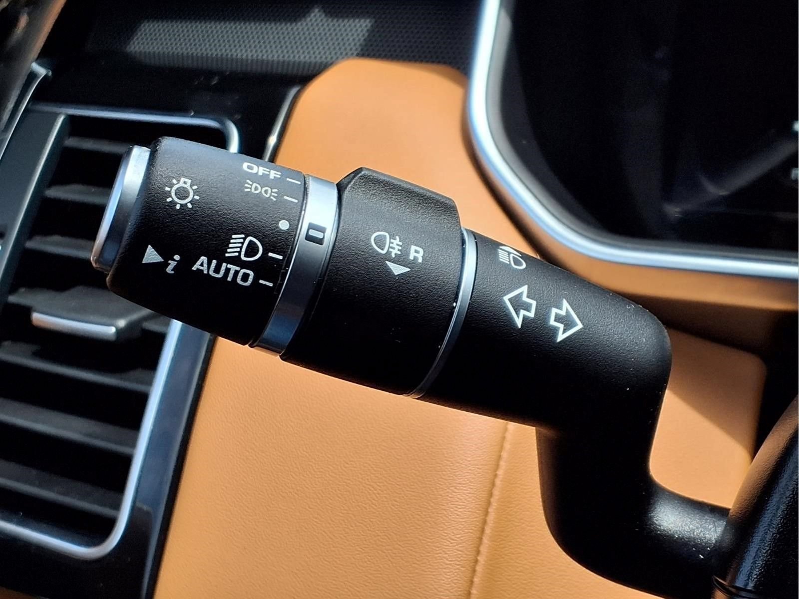 Used 2022 Land Rover Range Rover Sport SVR AWD/4WD image 21