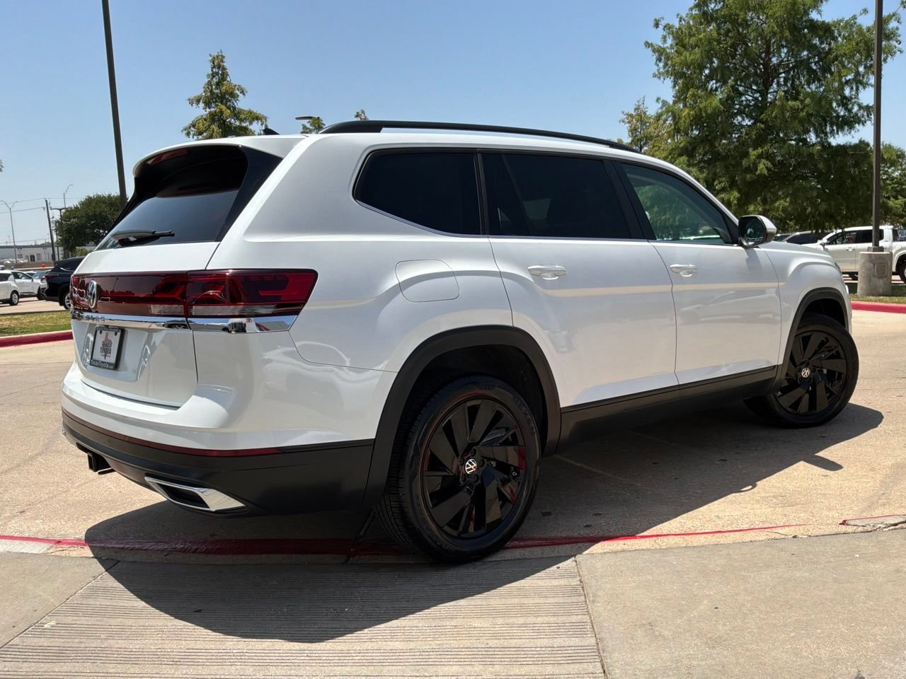 Used 2026 Volkswagen Atlas SE FWD image 6