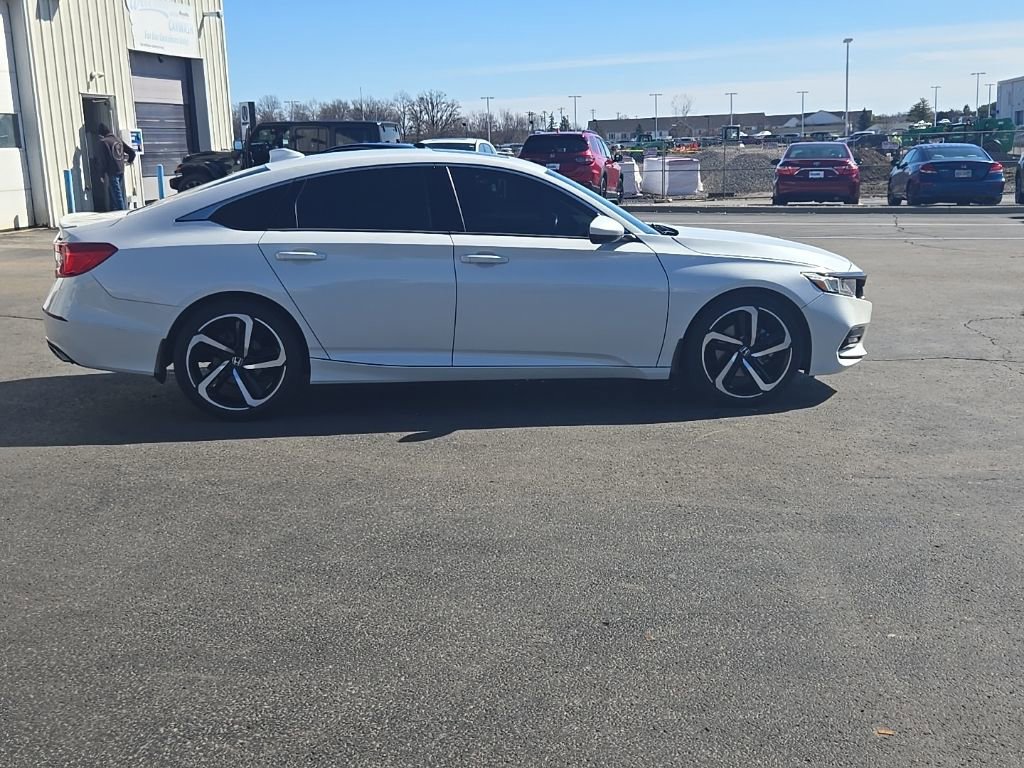 Used 2018 Honda Accord Sport image 9