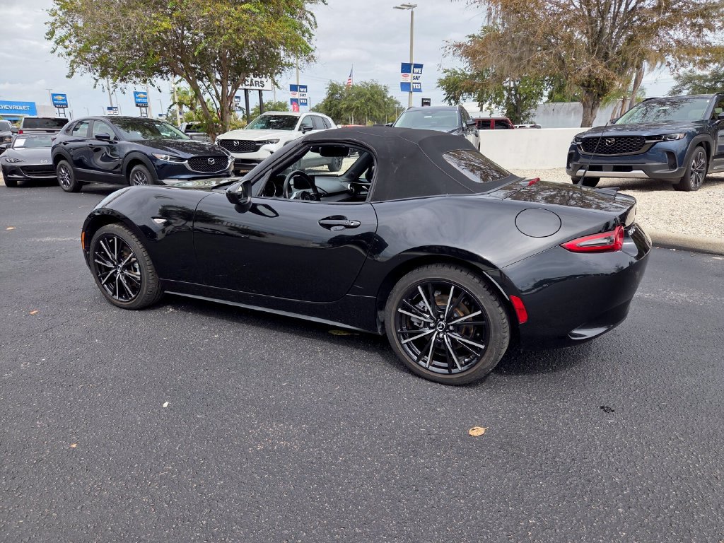 Used 2024 MAZDA MX-5 Miata Grand Touring RWD image 10