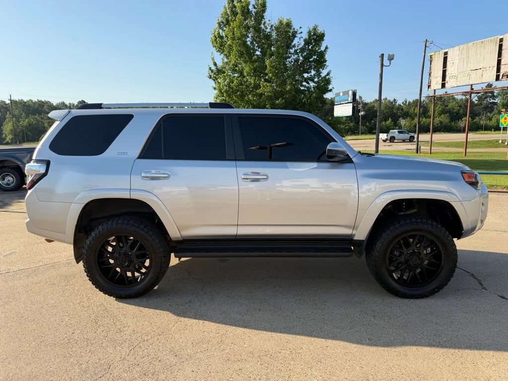 Used 2023 Toyota 4Runner SR5 AWD/4WD image 7