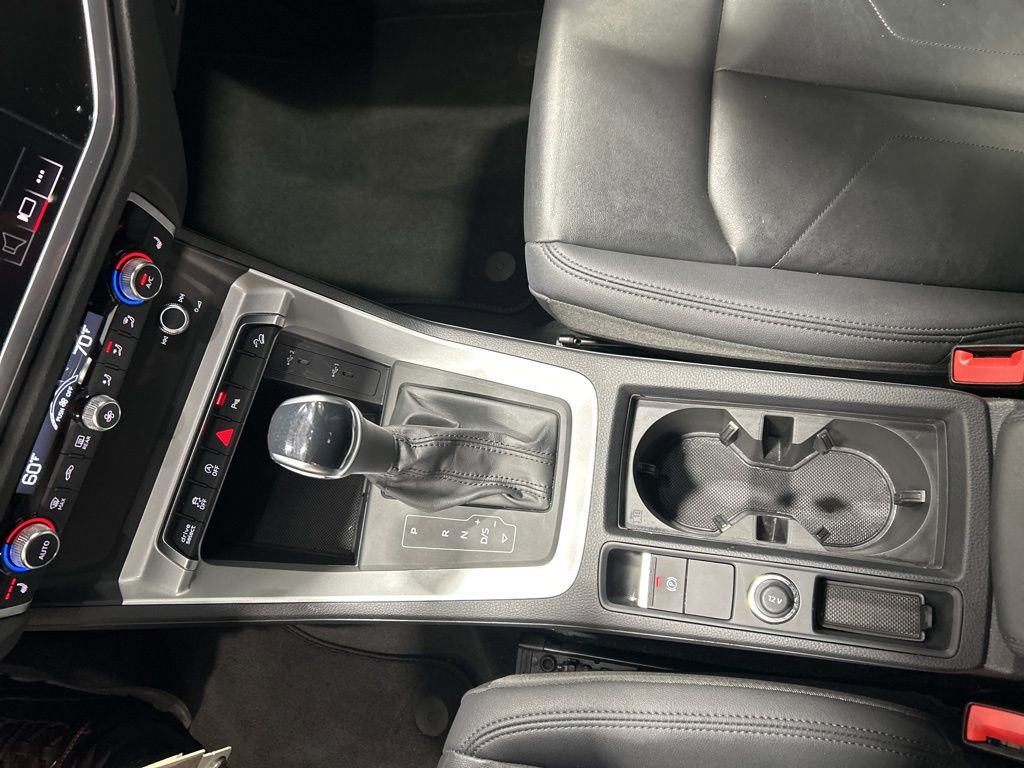 Used 2025 Audi Q3 2.0T Premium image 16