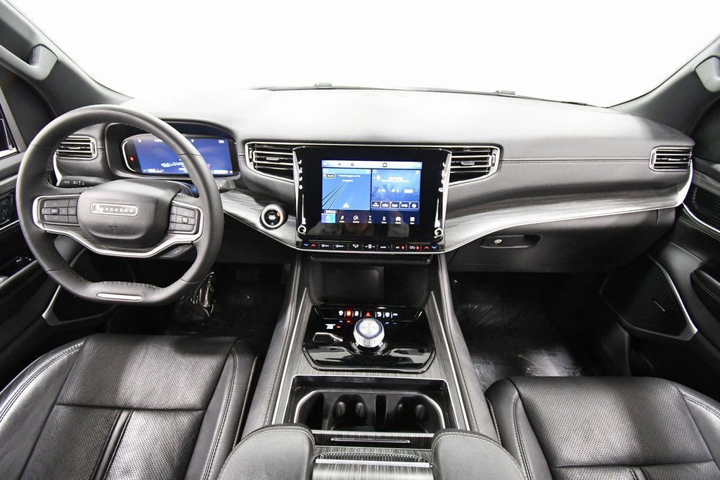 Used 2024 Jeep Wagoneer L Series II w/ Flexible Seating Group image 3