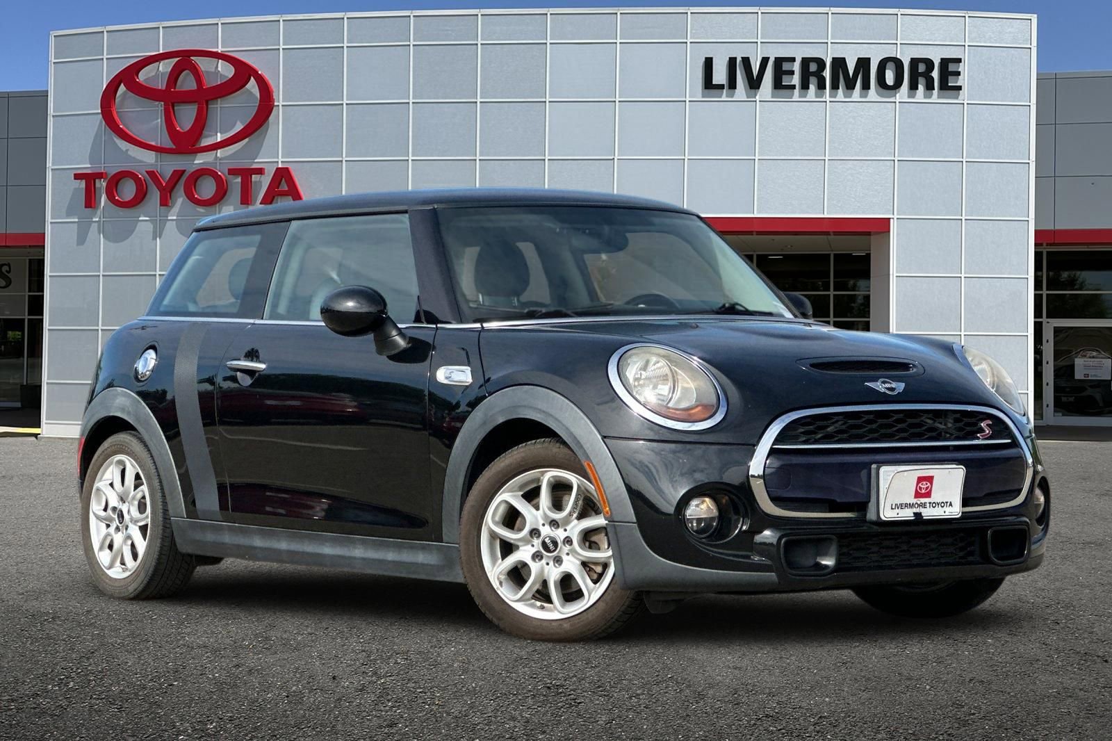Used 2014 MINI Cooper S FWD image 2