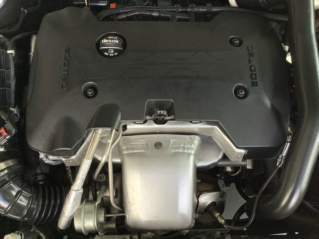 Used 2018 Chevrolet Malibu Premier w/ Premier Sun and Wheel Package FWD image 21