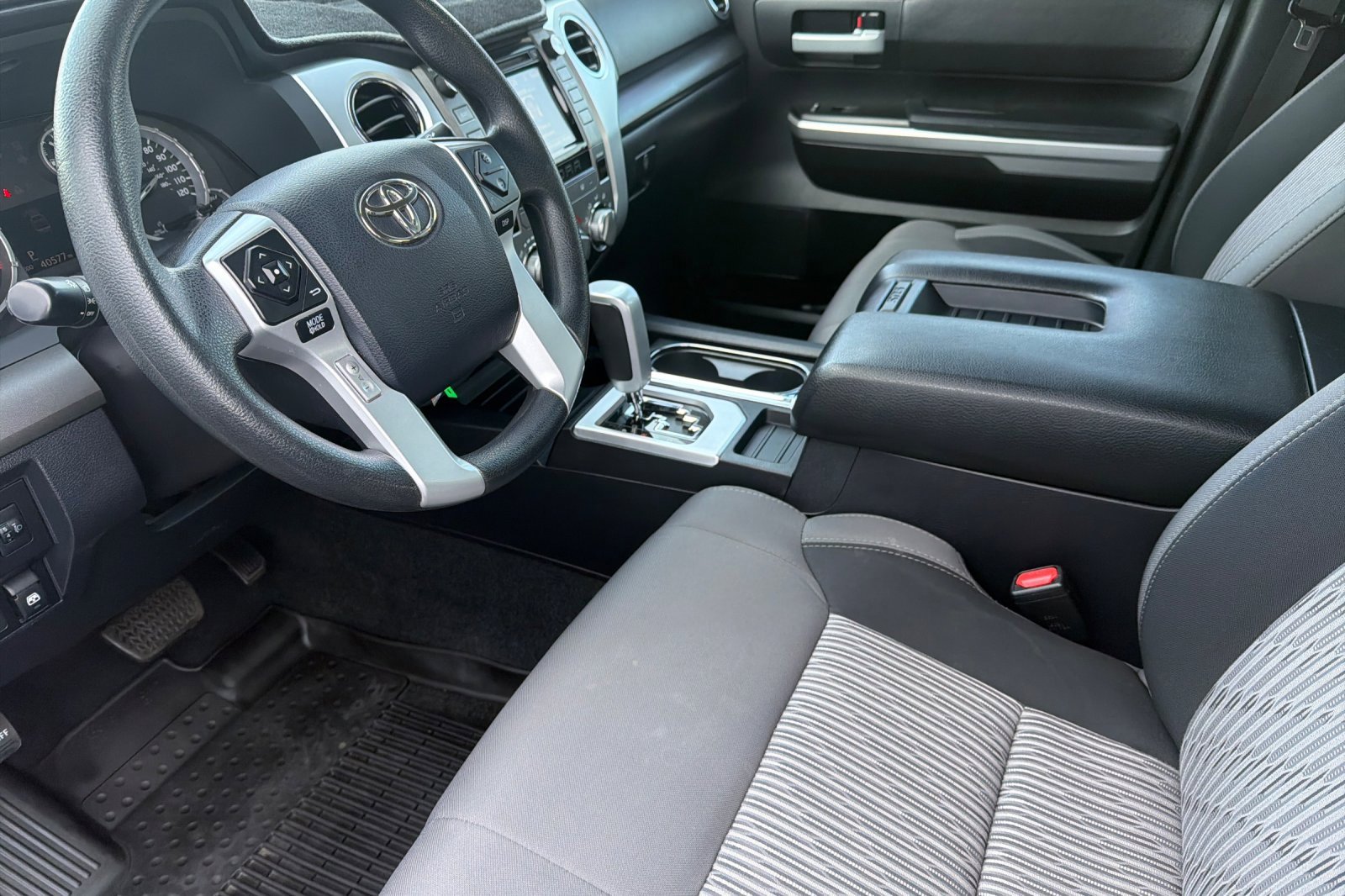 Used 2017 Toyota Tundra SR5 w/ SR5 Upgrade Package image 10