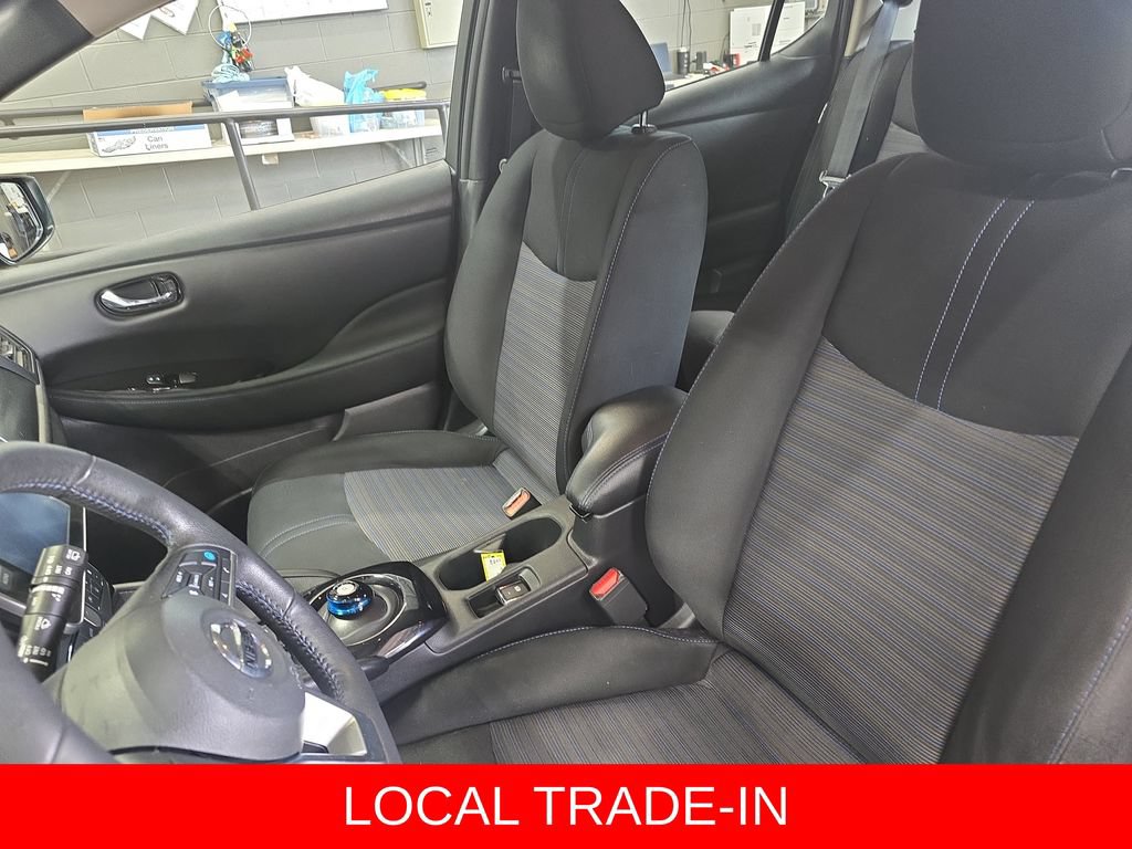 Used 2022 Nissan Leaf SV w/ SV Technology Package FWD image 15