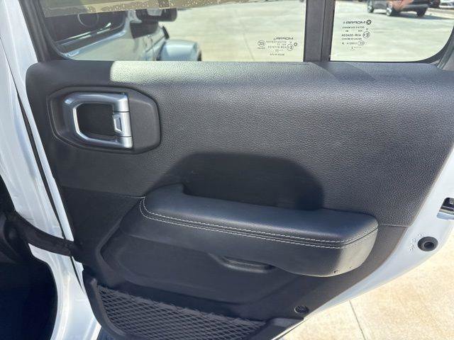 Used 2022 Jeep Wrangler Unlimited Sahara w/ Cold Weather Group image 28