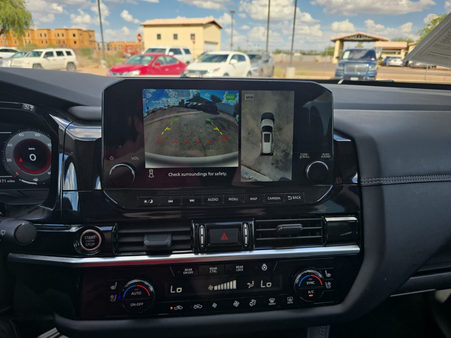 Used 2024 Nissan Pathfinder Platinum FWD image 21