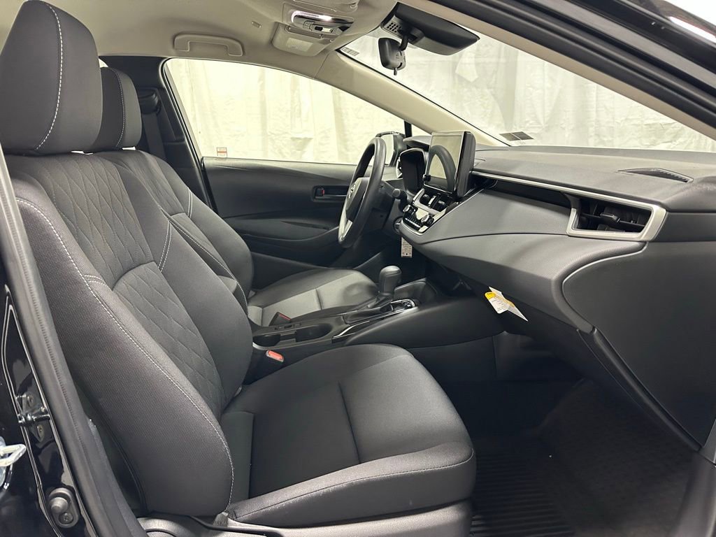 Used 2025 Toyota Corolla LE image 57