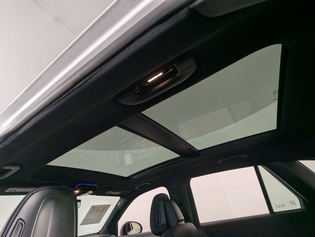 Used 2025 Mercedes-Benz GLC 43 AMG 4MATIC image 12