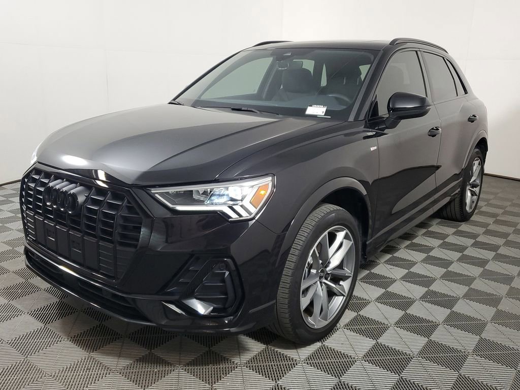 Used 2024 Audi Q3 2.0T Premium w/ Convenience Package AWD/4WD image 3