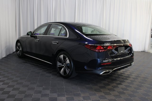 New 2026 Mercedes-Benz E 350 4MATIC Sedan image 4