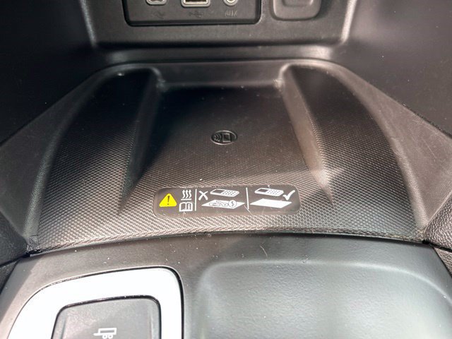 Used 2020 Chevrolet Equinox Premier w/ Premier Redline Edition FWD image 32