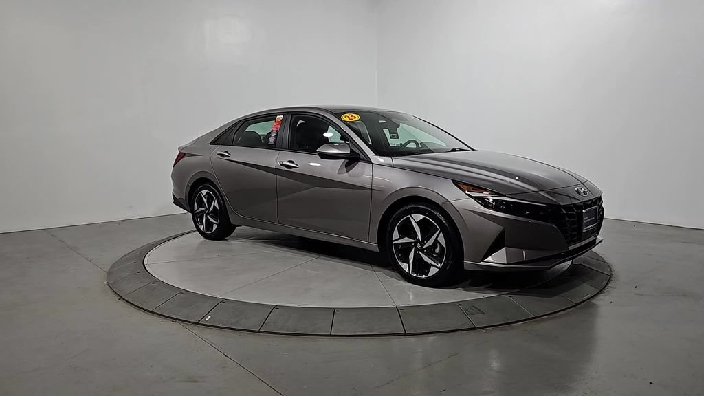 Certified 2023 Hyundai Elantra SEL w/ Convenience Package FWD image 9