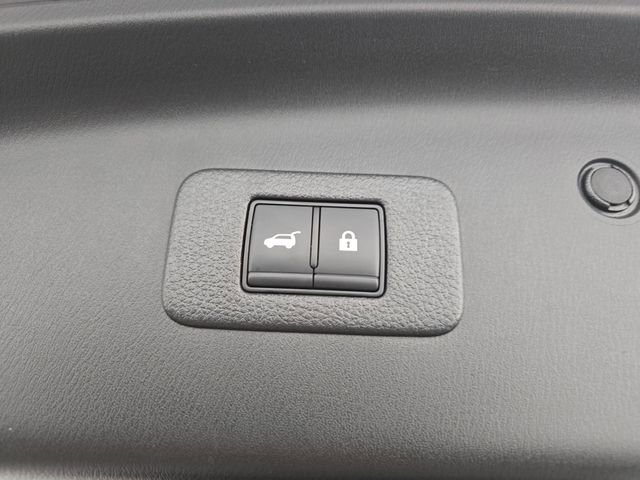 Used 2023 Nissan Armada Platinum w/ Captain's Chairs Package RWD image 47