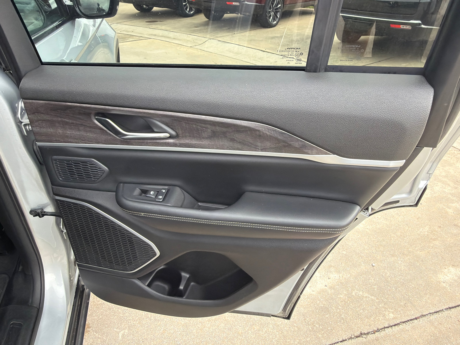 Used 2024 Jeep Grand Cherokee Limited 4xe AWD/4WD image 19
