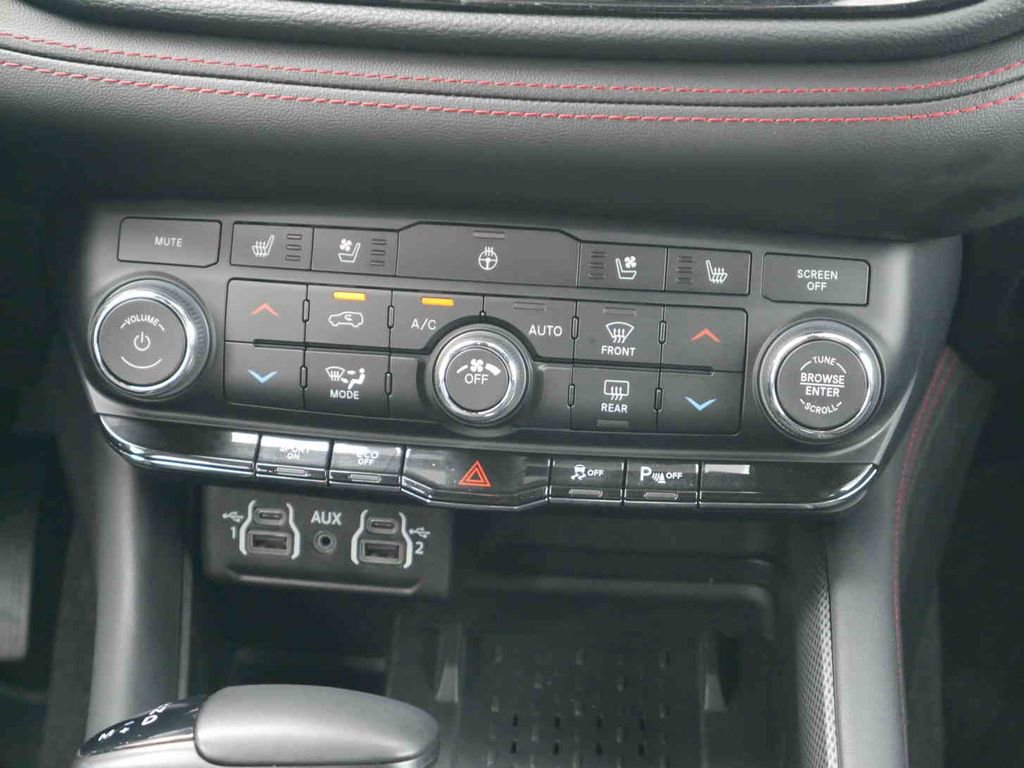Used 2025 Dodge Durango R/T AWD/4WD image 10