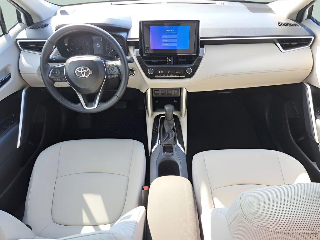 Certified 2025 Toyota Corolla Cross LE image 10